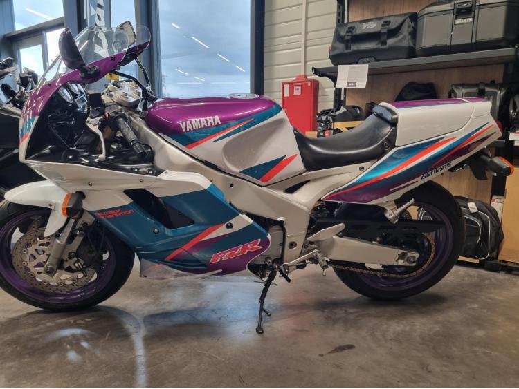 YAMAHA FZR 1000