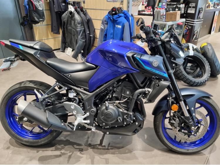 YAMAHA MT03