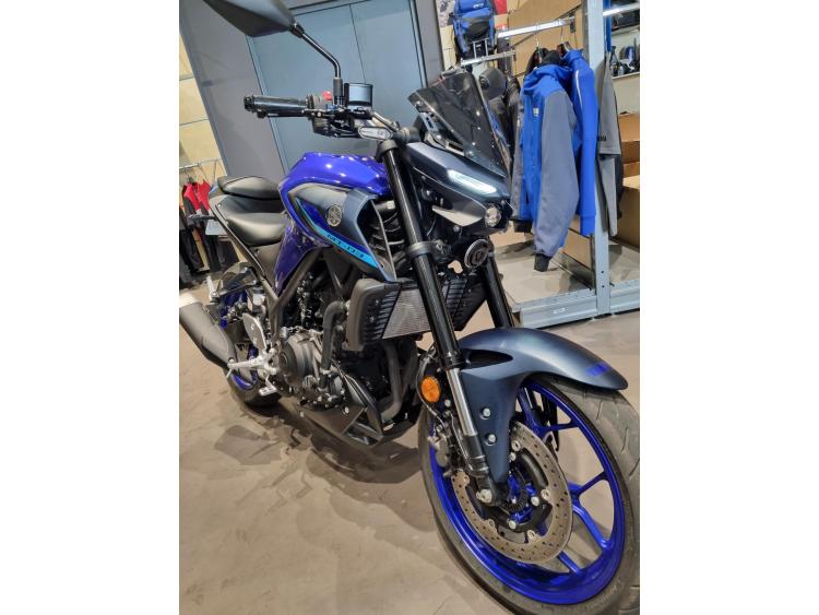 YAMAHA MT03