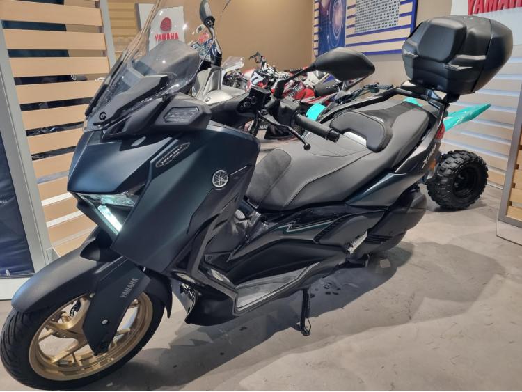 YAMAHA XMAX 300 Tech Max