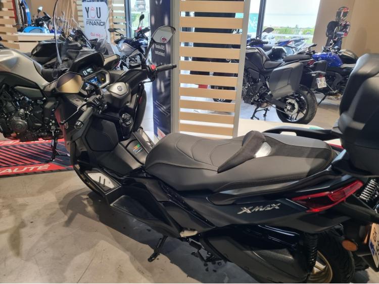 YAMAHA XMAX 300 Tech Max