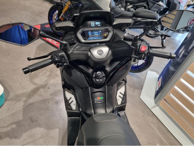YAMAHA XMAX 300 Tech Max