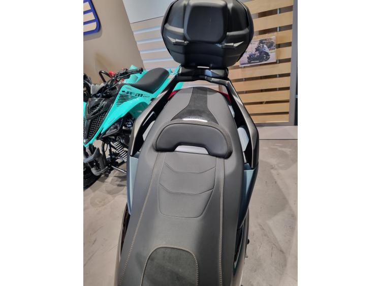 YAMAHA XMAX 300 Tech Max
